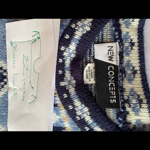 New Concepts winter sweater, woman’s SzL preowned , - Picture 5 of 5